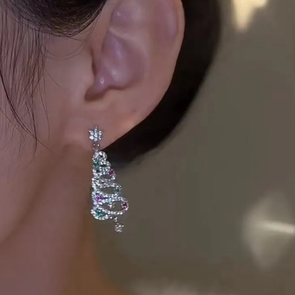 Tis the Season 🎄🎅🎁 - Picture 2 of 7